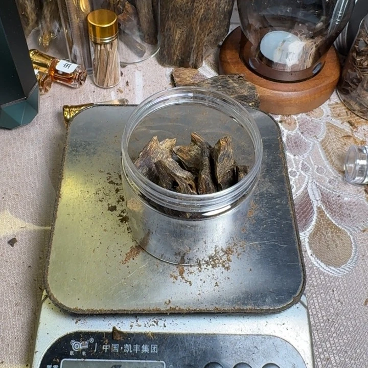 丁***园香榧木红棋香料块原材料 51