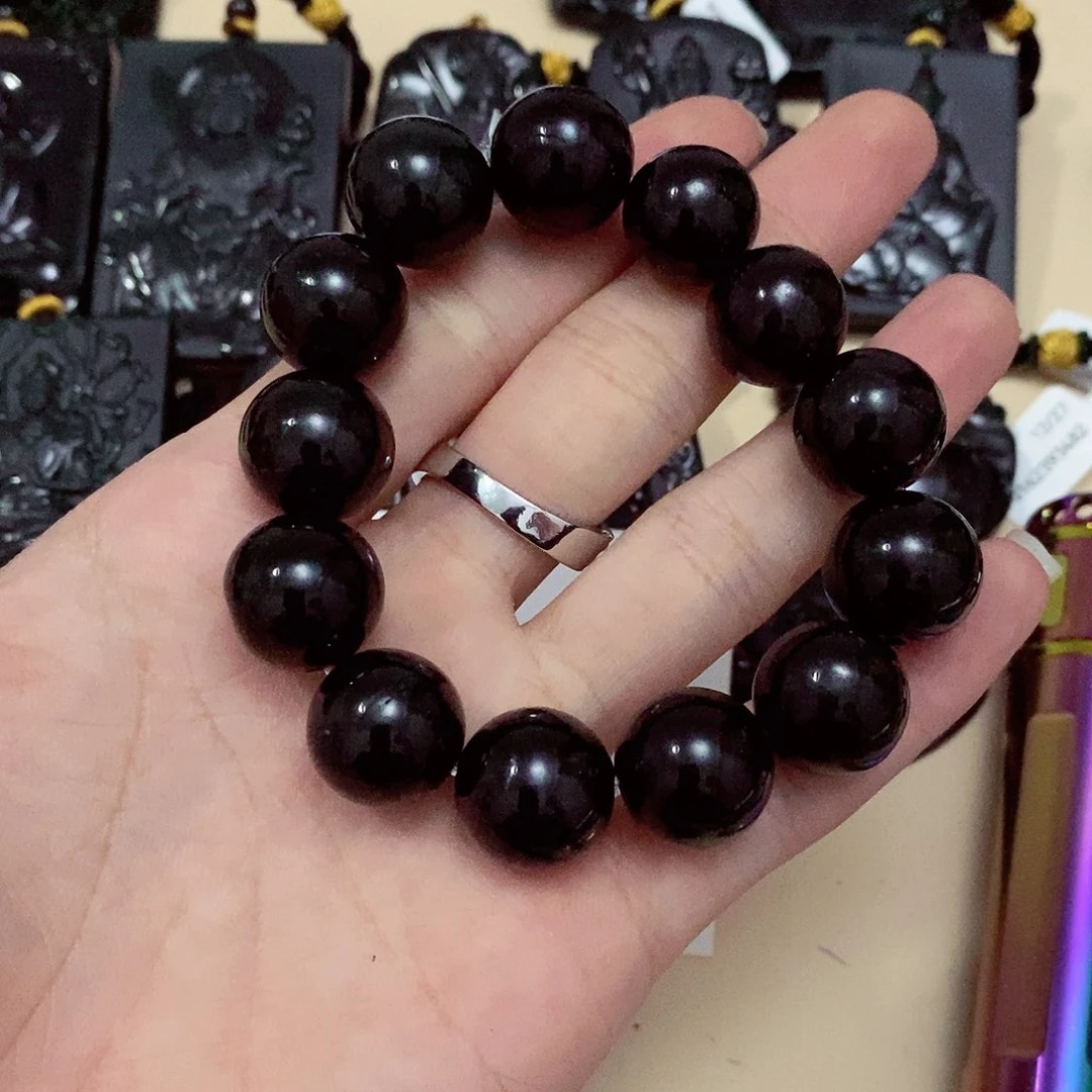 翡翠挂件未镶嵌翡翠