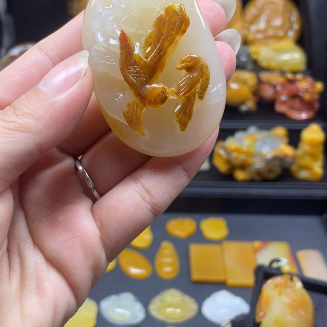 石英质玉（黄龙玉）未镶嵌吊坠(不含链)