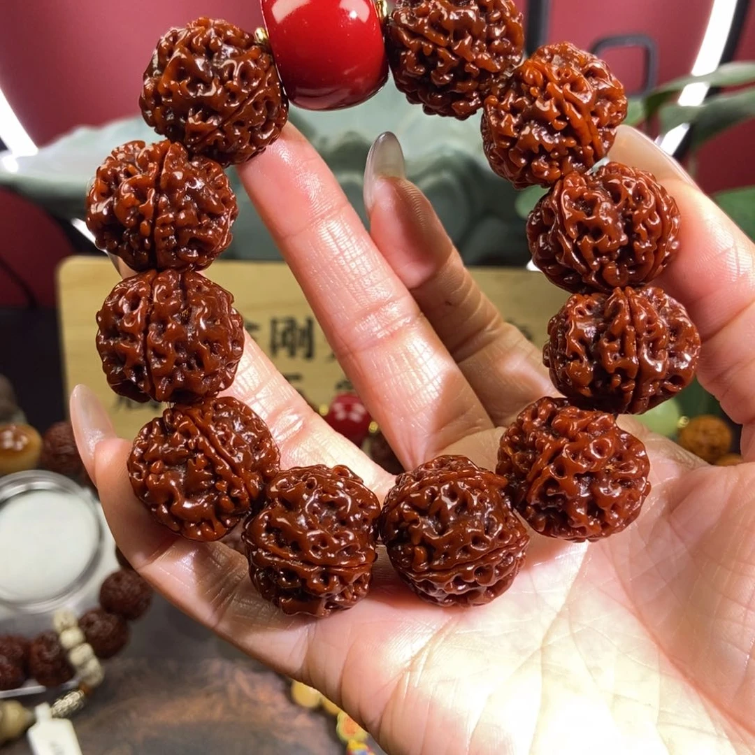 金刚菩提吊坠523红。