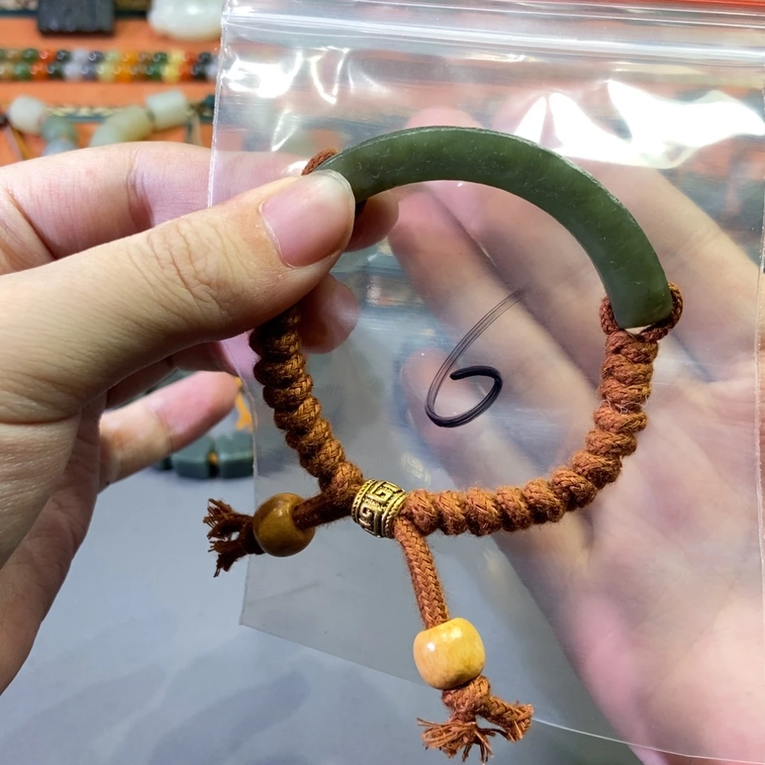 和田玉颈饰未镶嵌翊****?