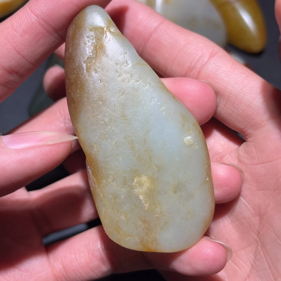 和田玉未镶嵌珠宝奇石