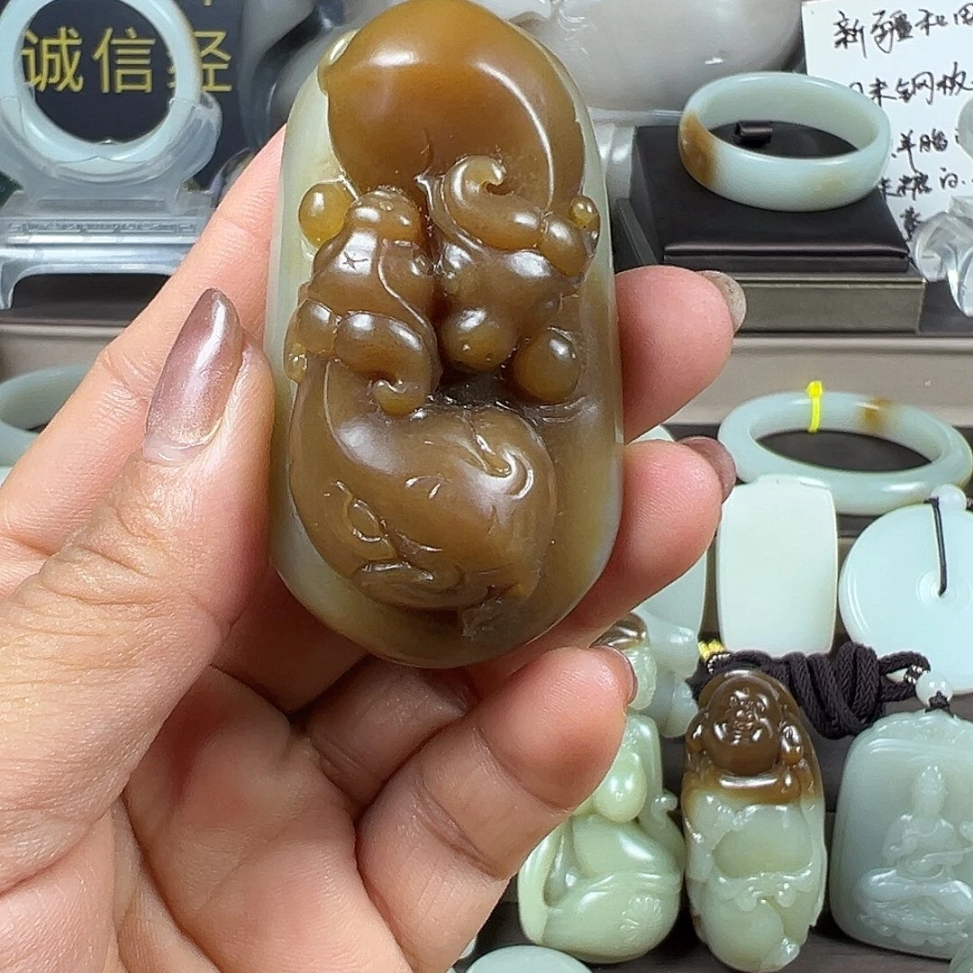 和田玉未镶嵌颈饰