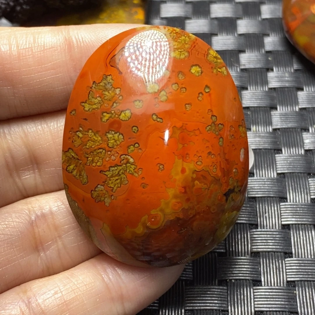 玛瑙/玉髓挂件未镶嵌泰*