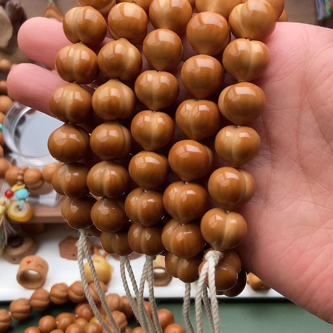 猴头核桃吊坠亮面屁桃