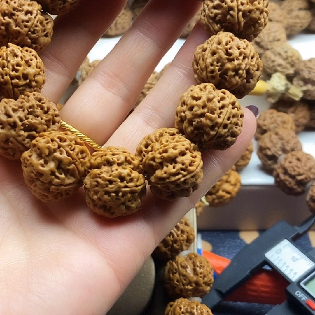 金刚菩提吊坠蜂王梅花