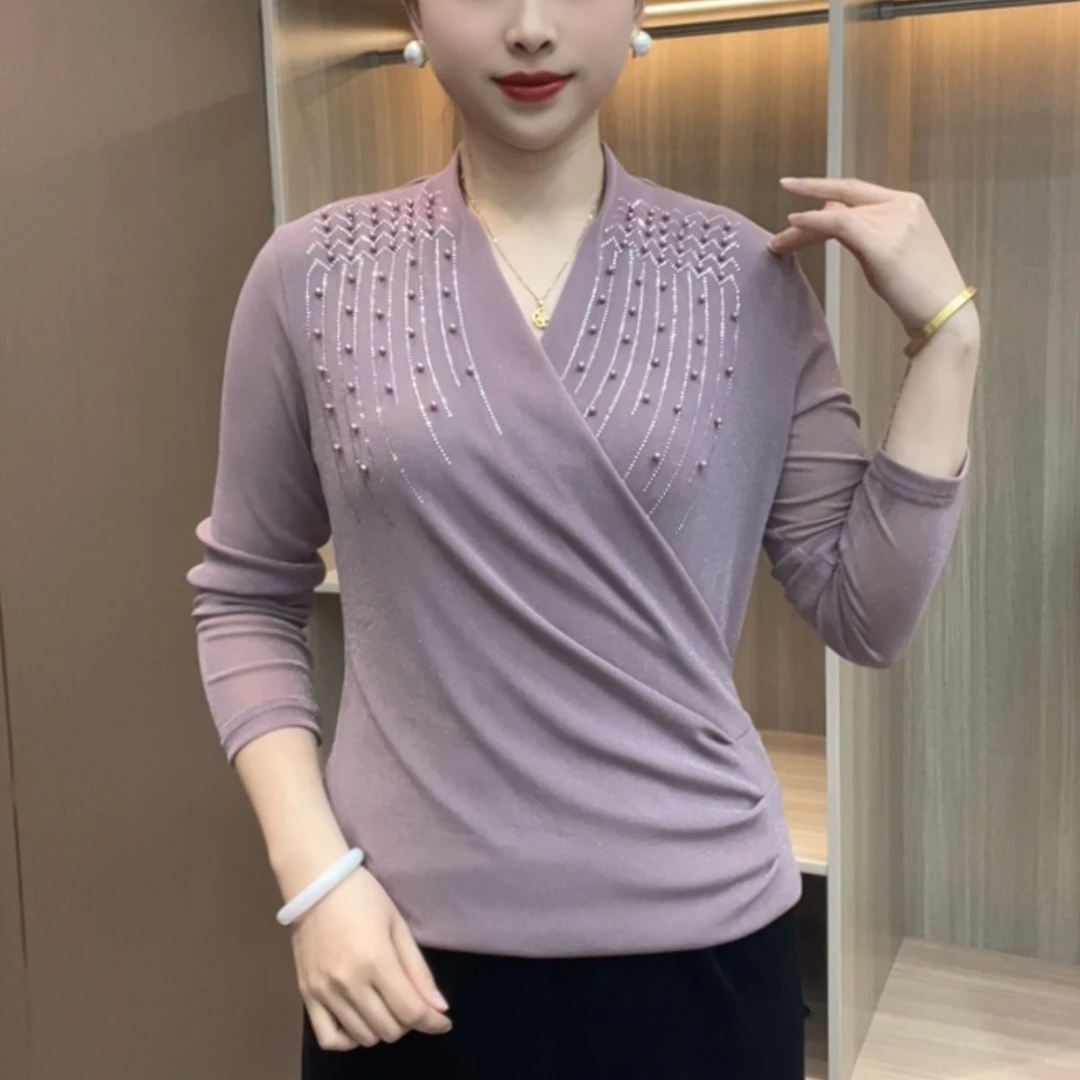 新品时尚显瘦V领长袖女装打底衫上衣女小衫旅游出街衣服女士时髦