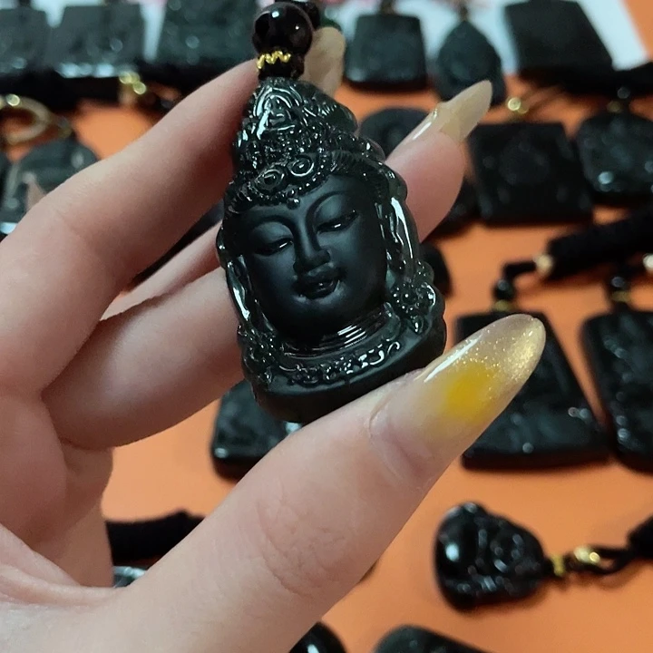 翡翠颈饰未镶嵌衣*