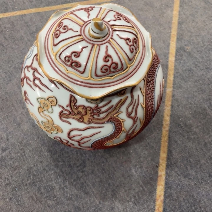 陶土品*沥粉瓷器一件