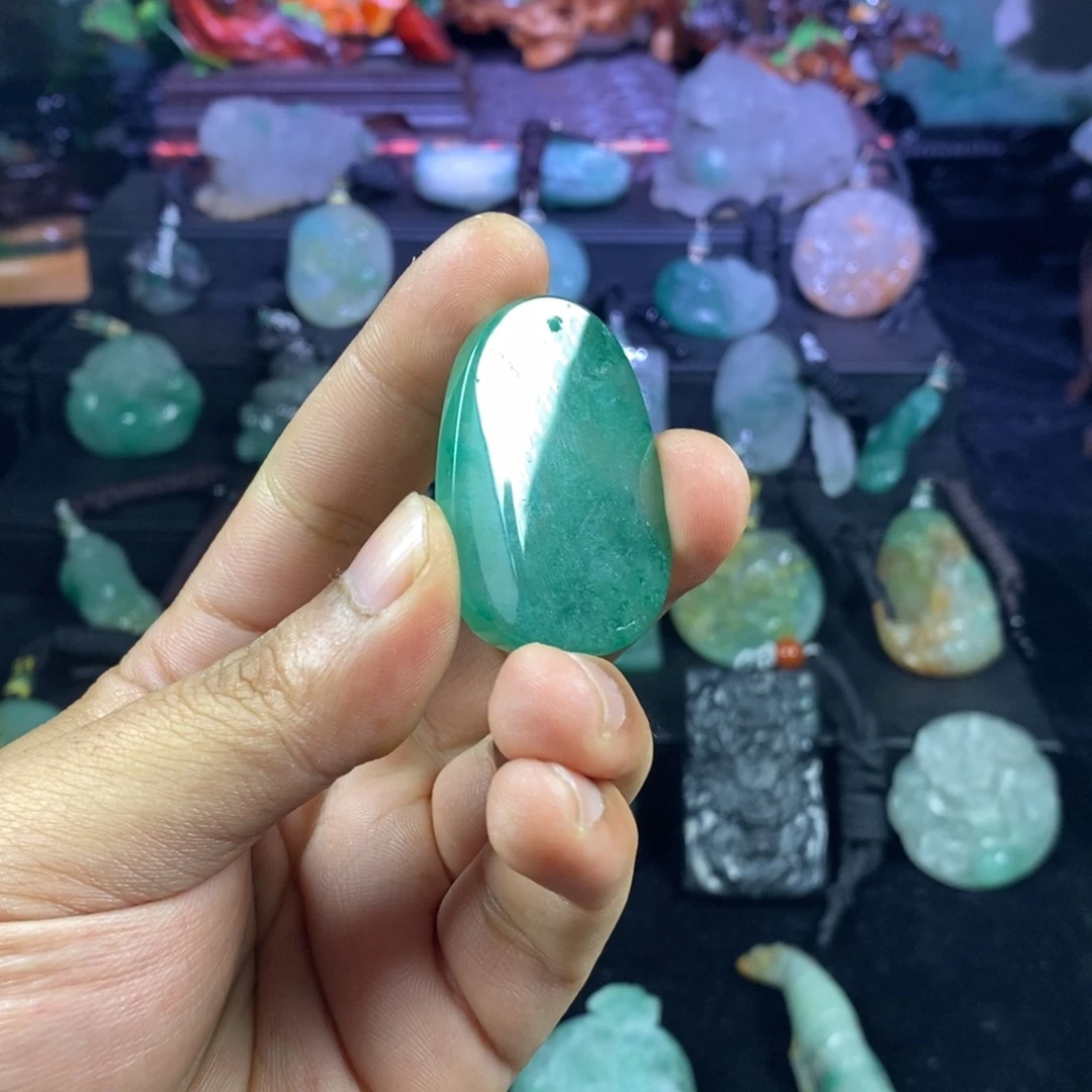 石英质玉（非洲翠）未镶嵌吊坠(不含链)