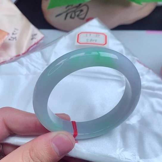 翡翠手镯未镶嵌正圈071