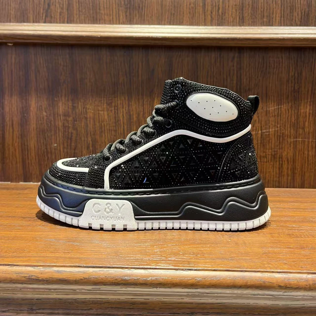 男鞋2025轻奢烫钻中帮秋冬季时尚潮流休闲板鞋百搭小众潮男鞋子