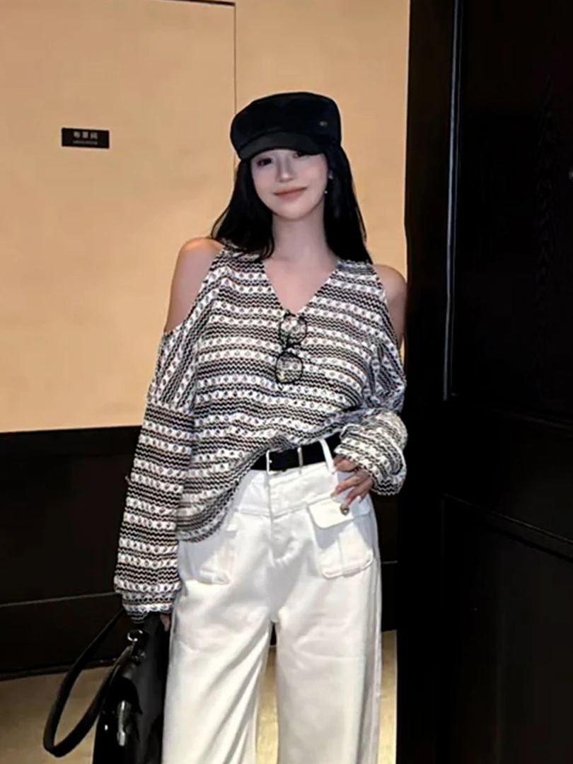 秋季独特漂亮设计感小众上衣韩里韩气清纯系松弛感印花镂空T恤女