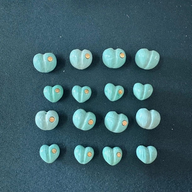 蒙松屁桃爱心贴片雕刻件手串配珠