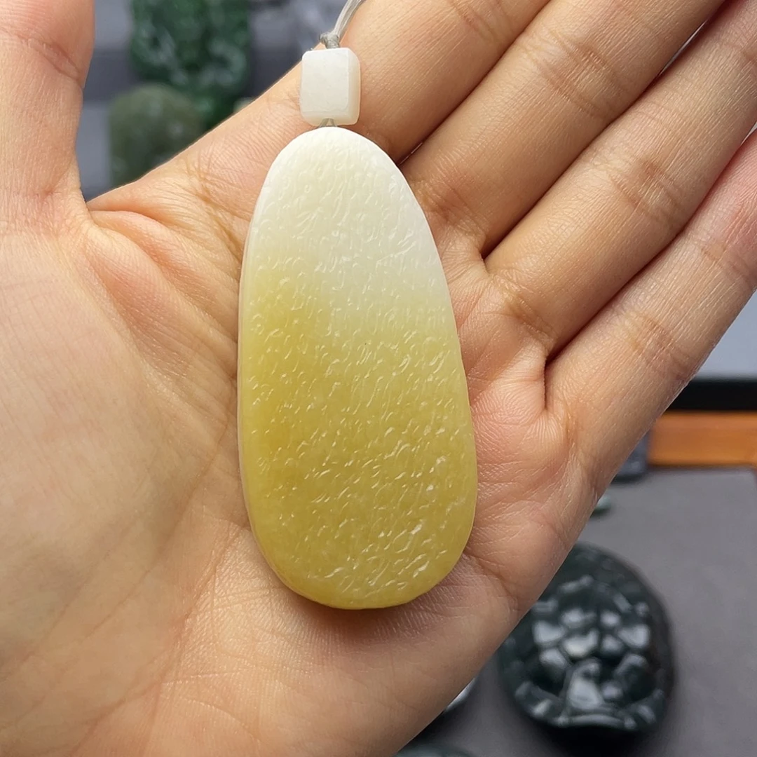 嘉***岗和田玉未镶嵌颈饰