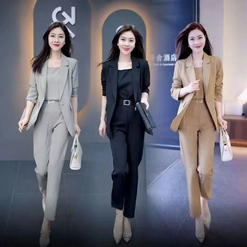 口袋宽松型纯色女方领常规款西装西服时尚显瘦小西装