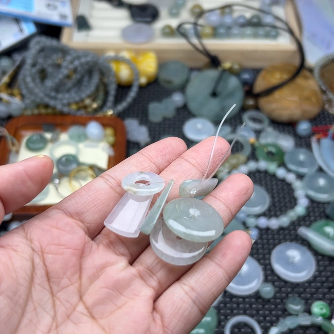 颈饰未镶嵌翡翠打包