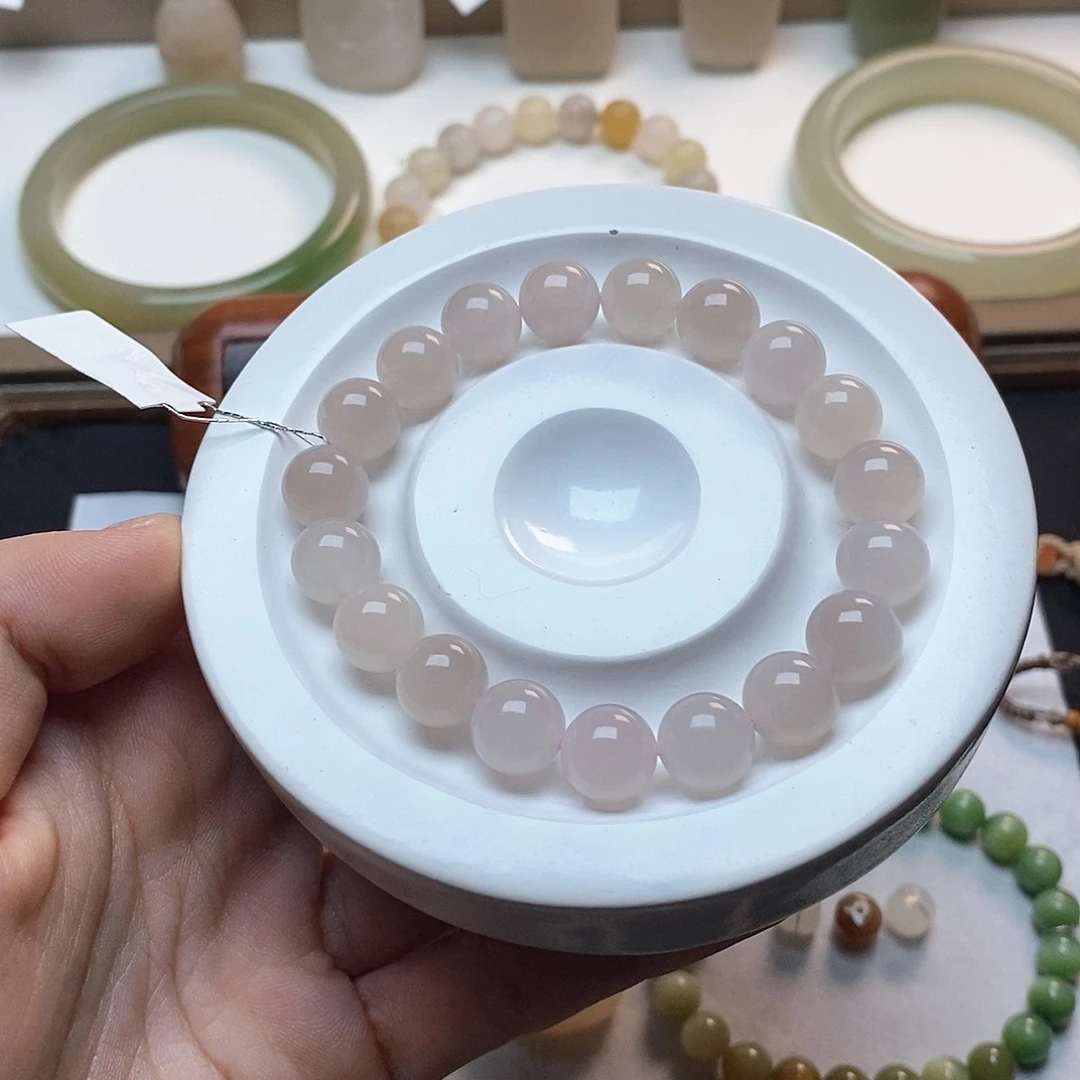 和田玉手链未镶嵌藕粉微猫卡十 微包容