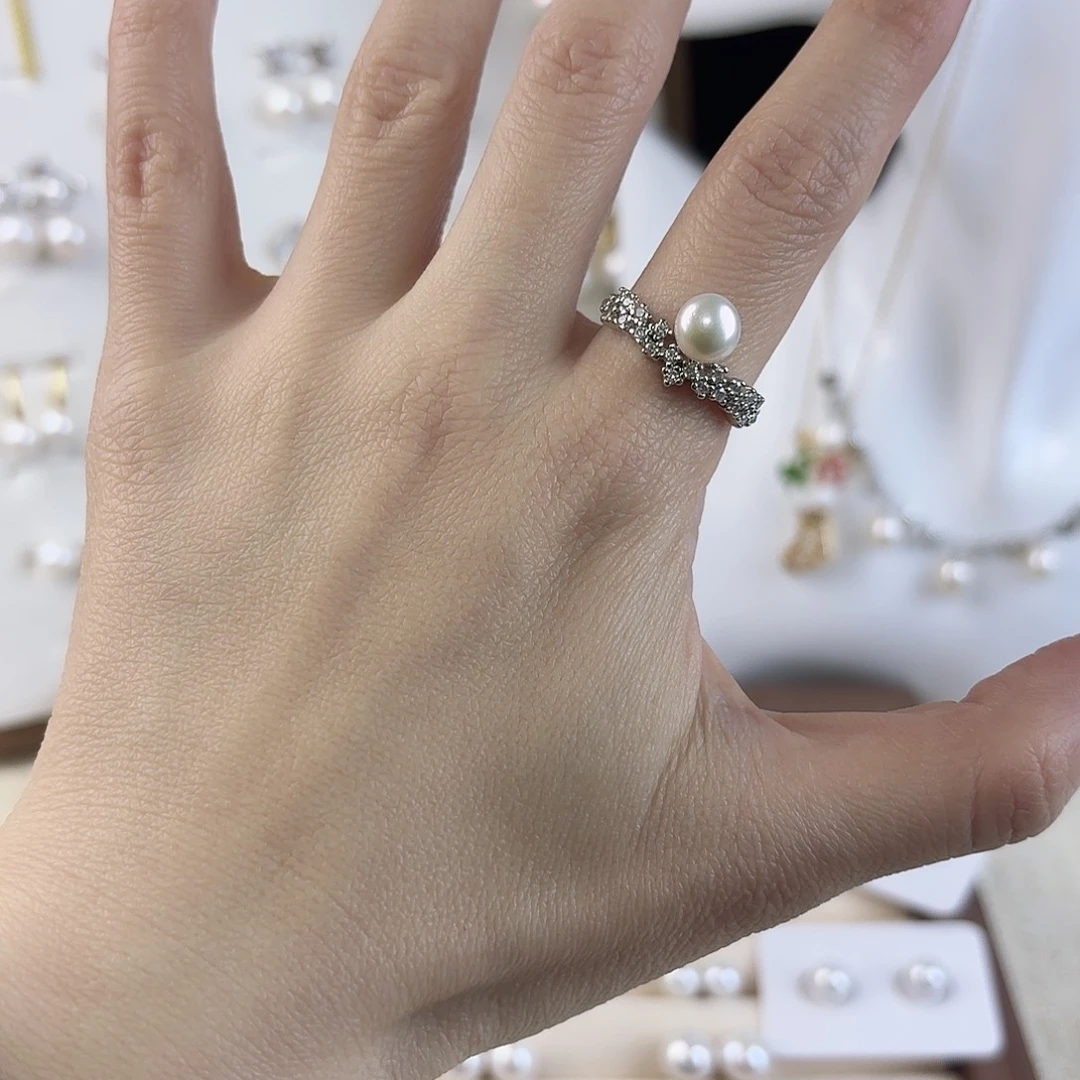 合金耳饰淡水珍珠