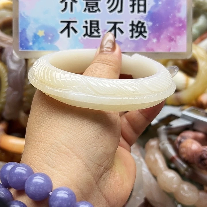 未镶嵌手镯石英岩玉