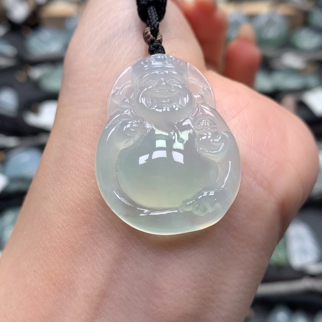 翡翠颈饰未镶嵌财神