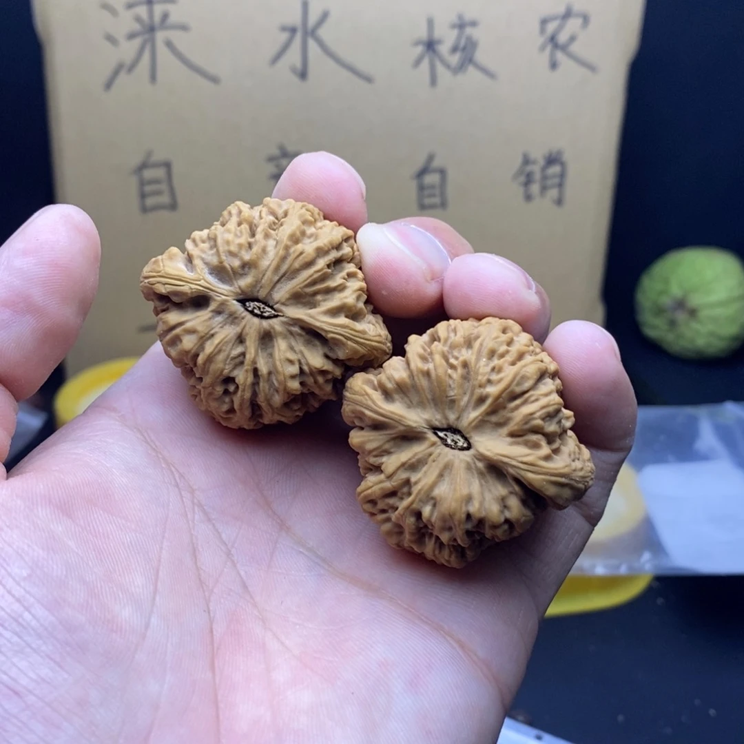 文玩核桃吊坠南疆石文玩核桃尺寸41