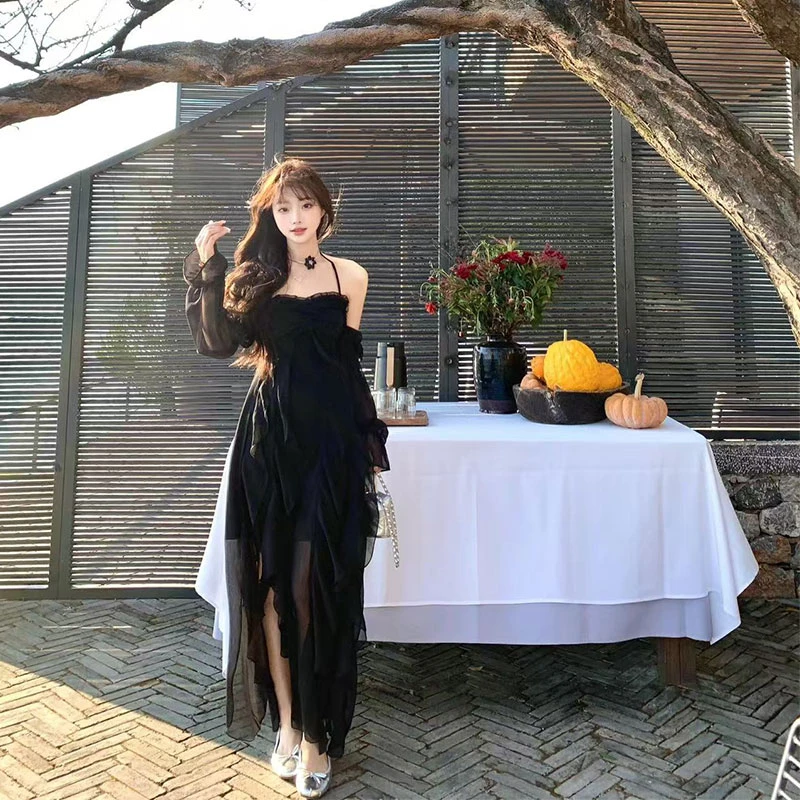 不规则流苏挂脖吊带连衣裙女2025夏季新款高级感收腰显瘦连衣裙