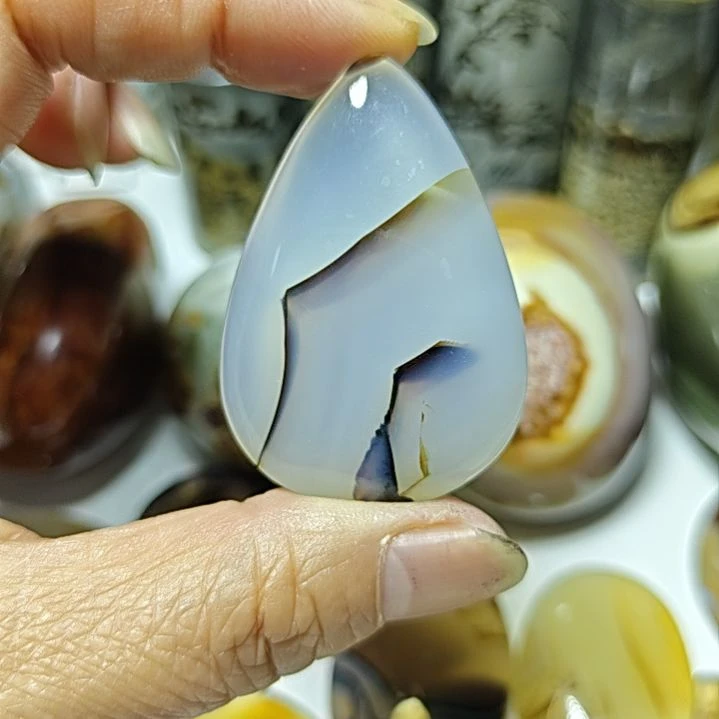 玛瑙/玉髓未镶嵌珠宝奇石