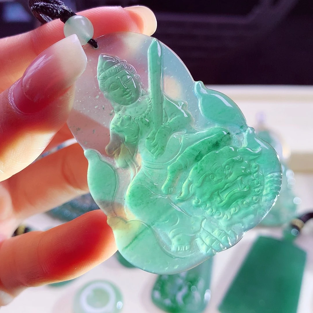 颈饰未镶嵌翡翠天然