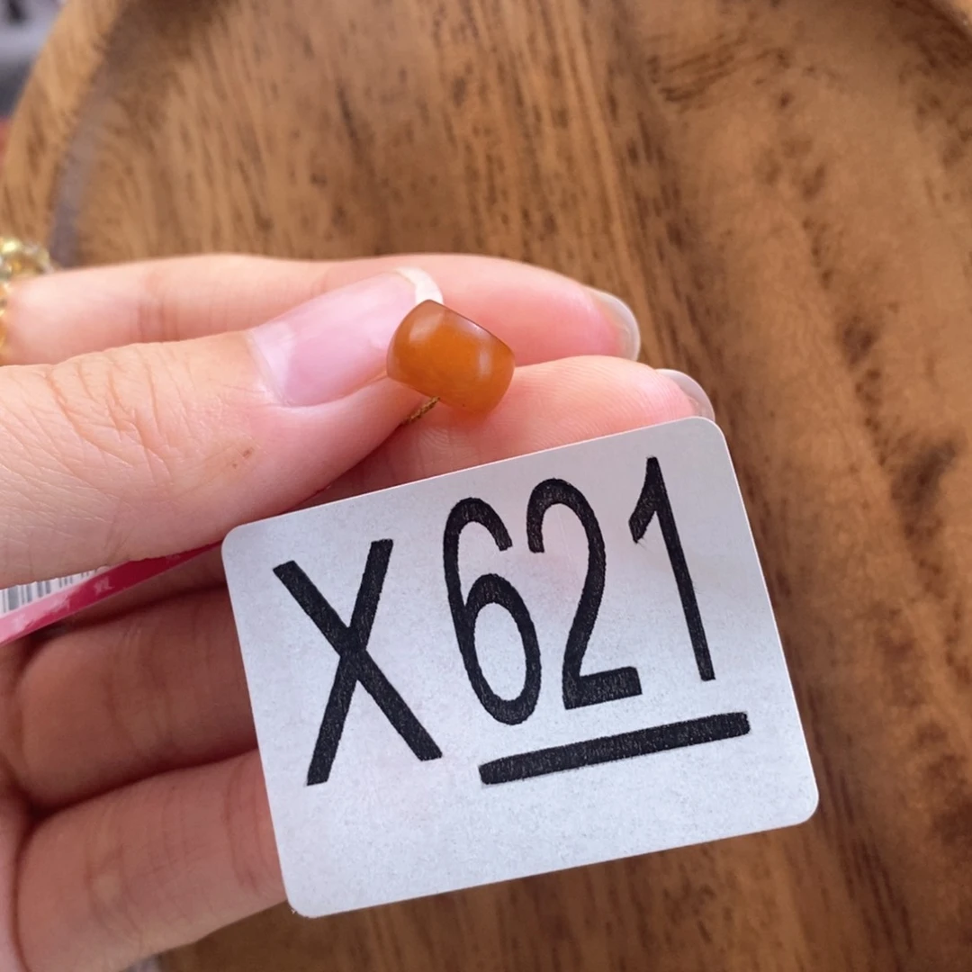 蜜蜡珠宝奇石未镶嵌