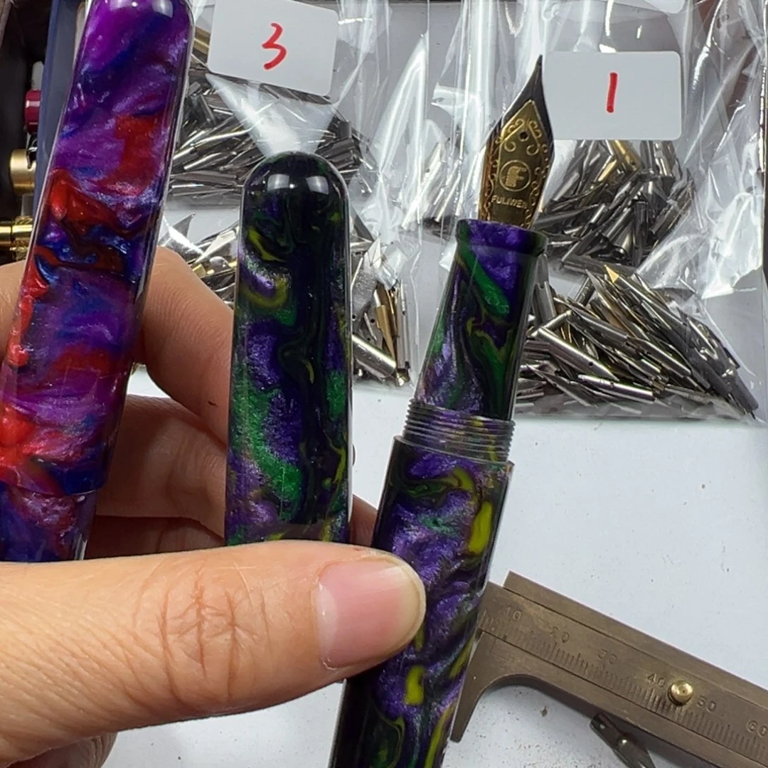 便携式富利文017紫色圆尾花亚克力旋帽35长刀笔尖