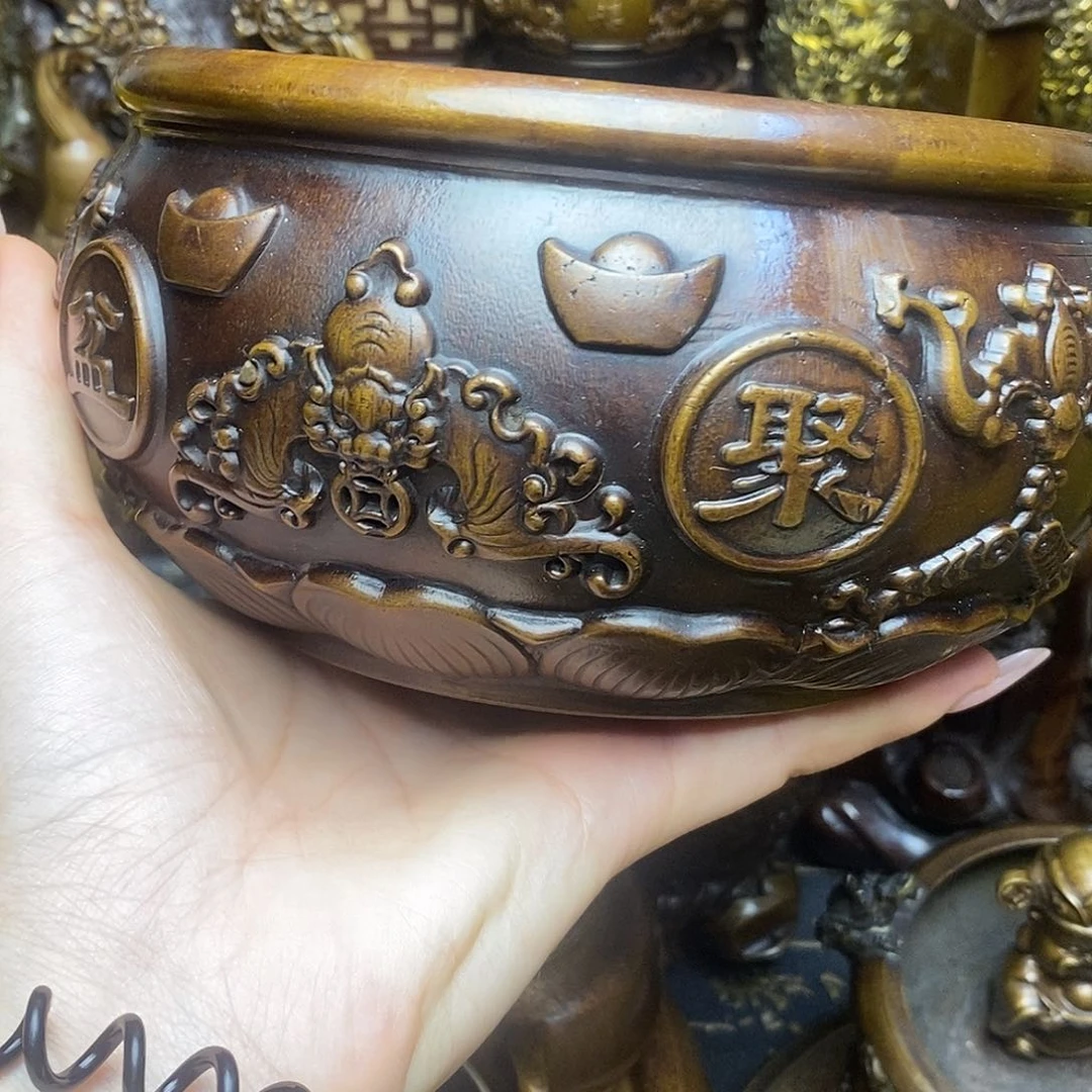 铜器摆件做工精良