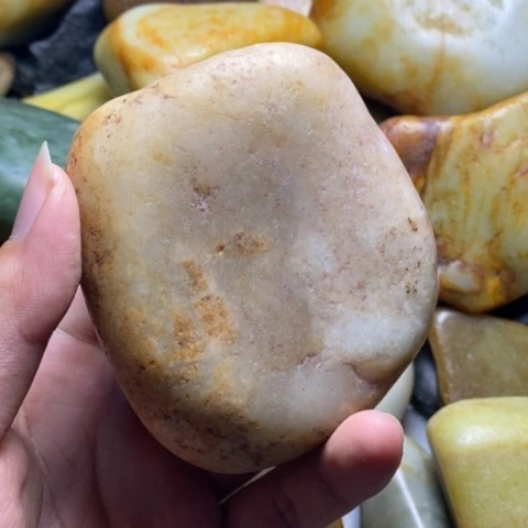 未镶嵌和田玉（糖玉）挂件