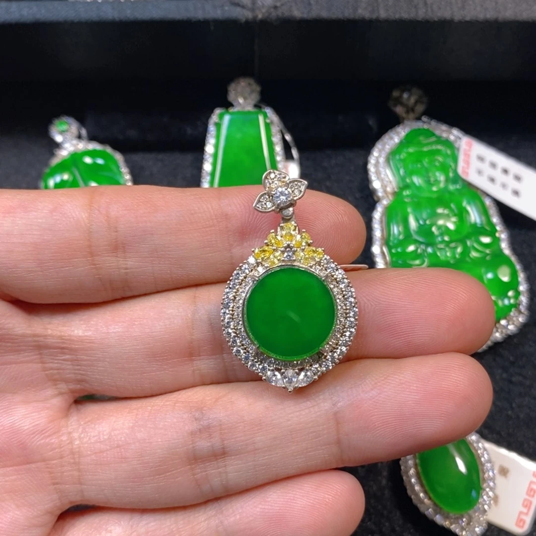 颈饰银S925镶嵌翡翠圆牌吊坠