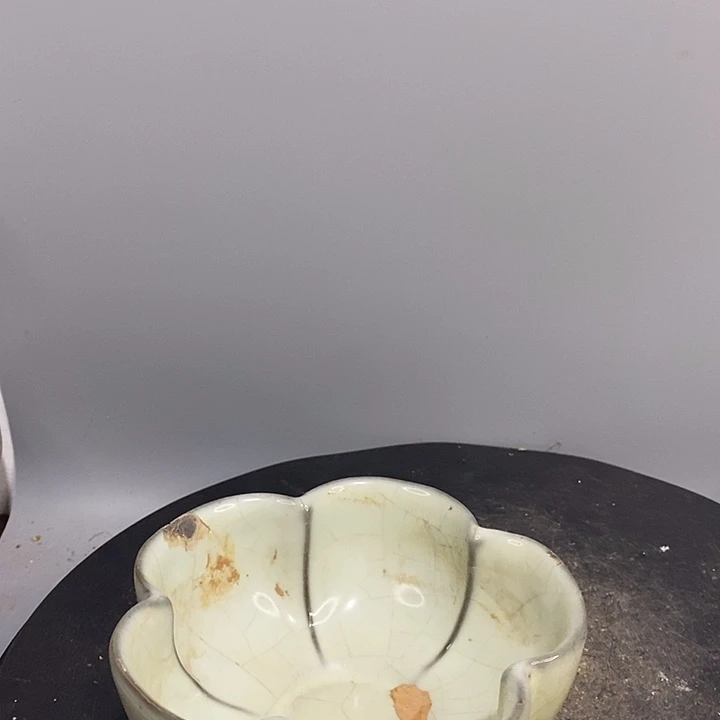官窑花口洗造型独特