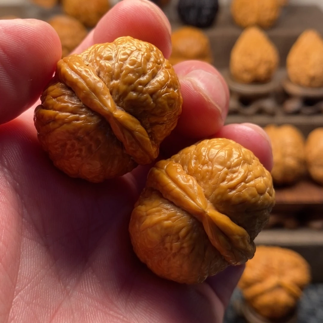 贩***馆文玩核桃把件铁核桃