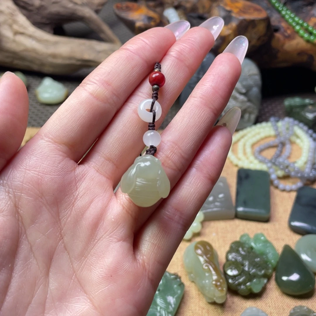 和田玉未镶嵌颈饰冰晴小蜜蜂