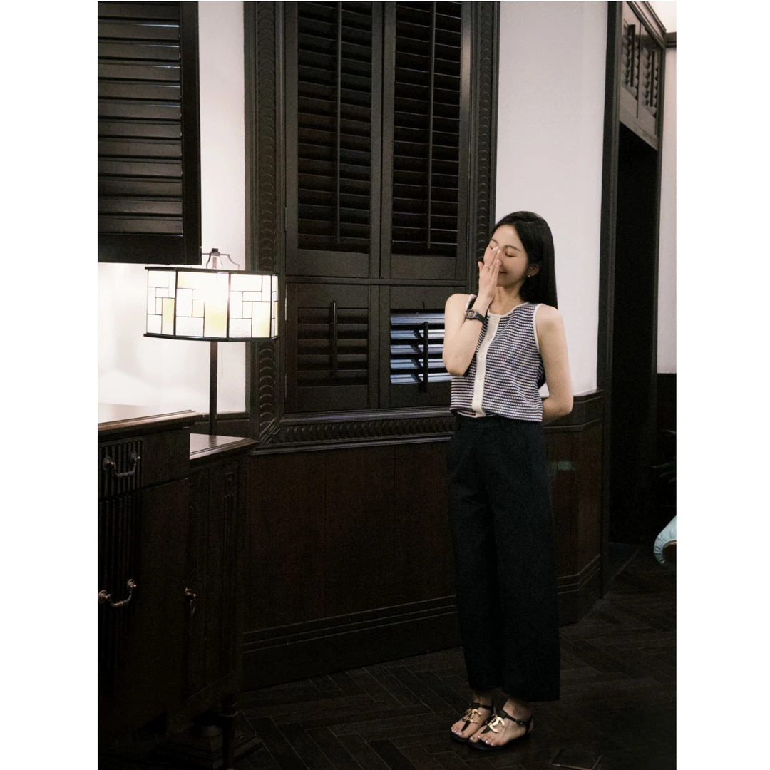 syna希娜 夏日终年 经典黑白条纹圆领单排扣绵羊毛马甲