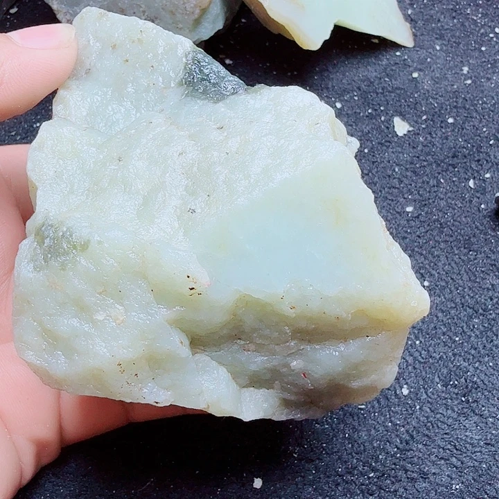 未镶嵌和田玉（糖玉）珠宝半成品
