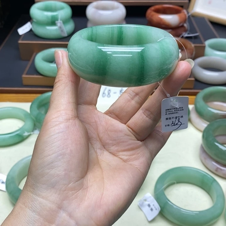 石英质玉合金佘太翠