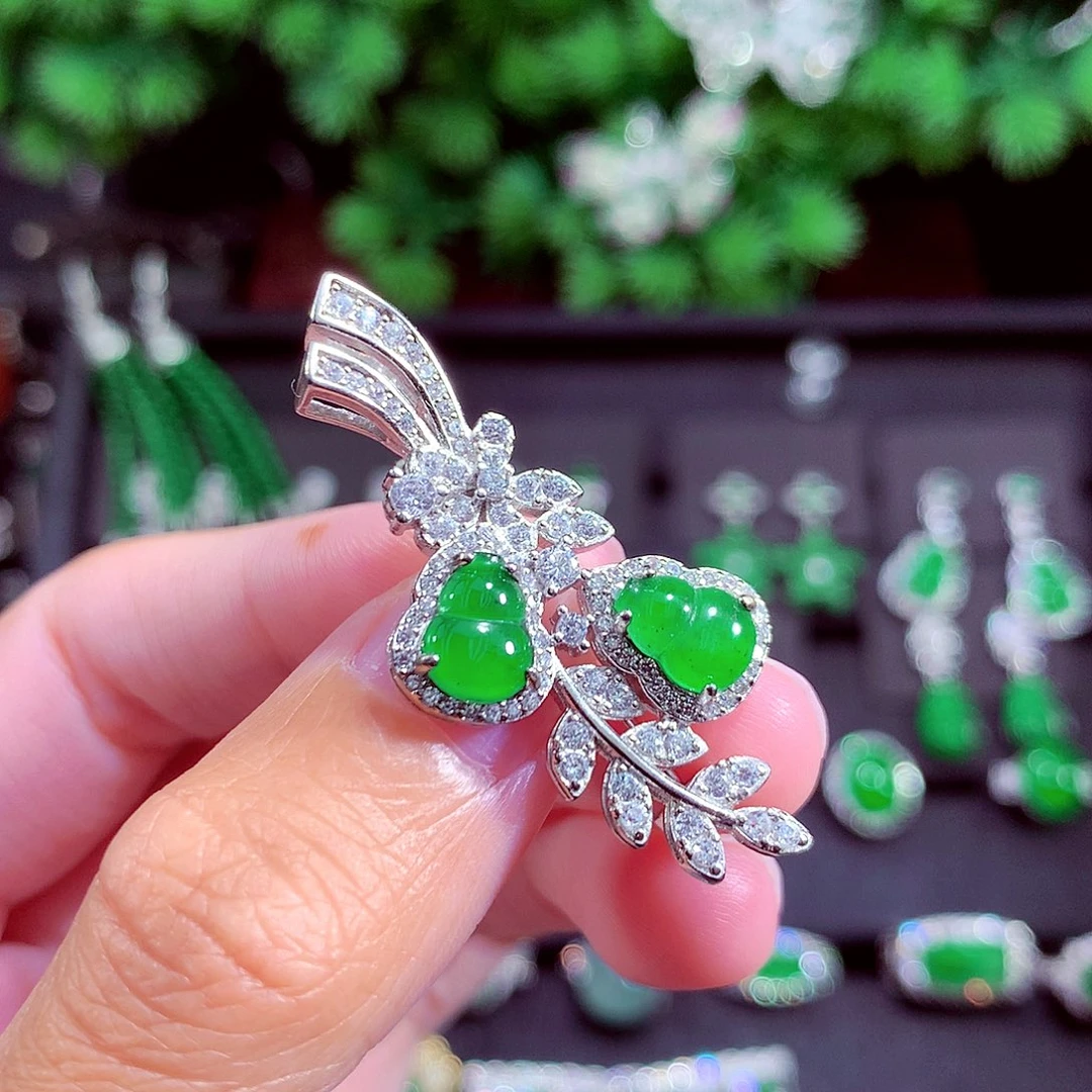 颈饰未镶嵌翡翠天然