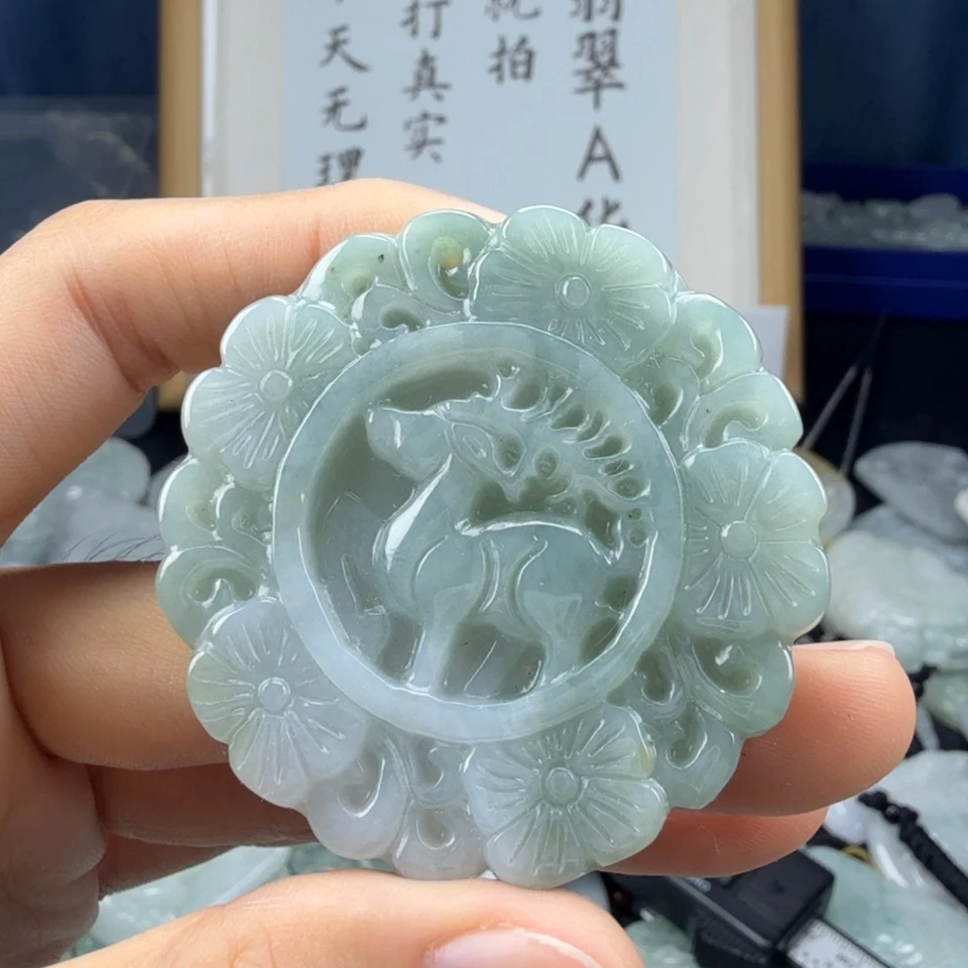 翡翠未镶嵌颈饰翡翠