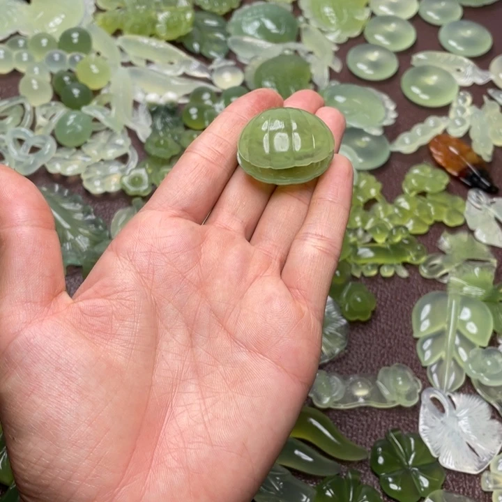 合金蛇纹石玉颈饰