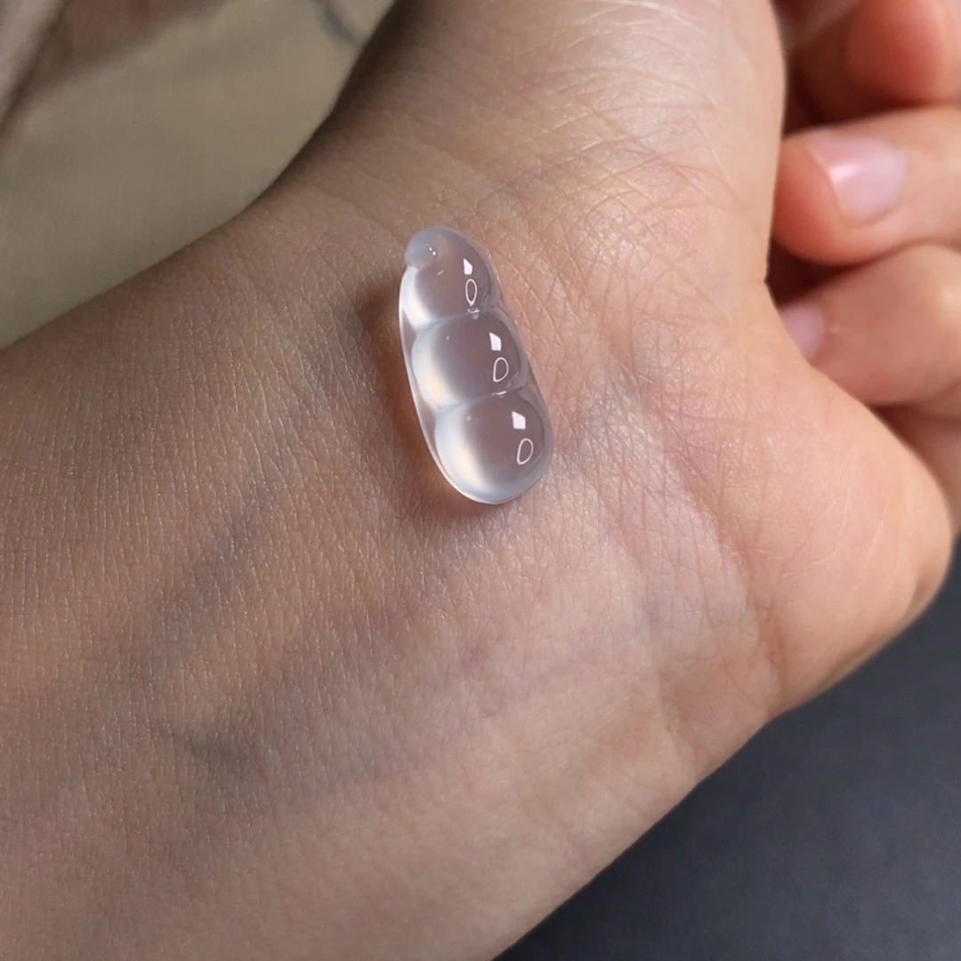 翡翠未镶嵌颈饰豆子