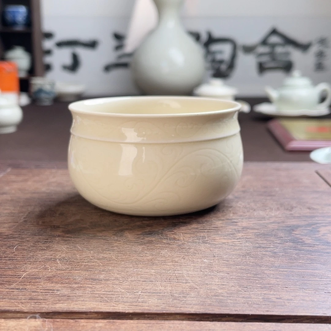 定窑白釉刻花罗汉