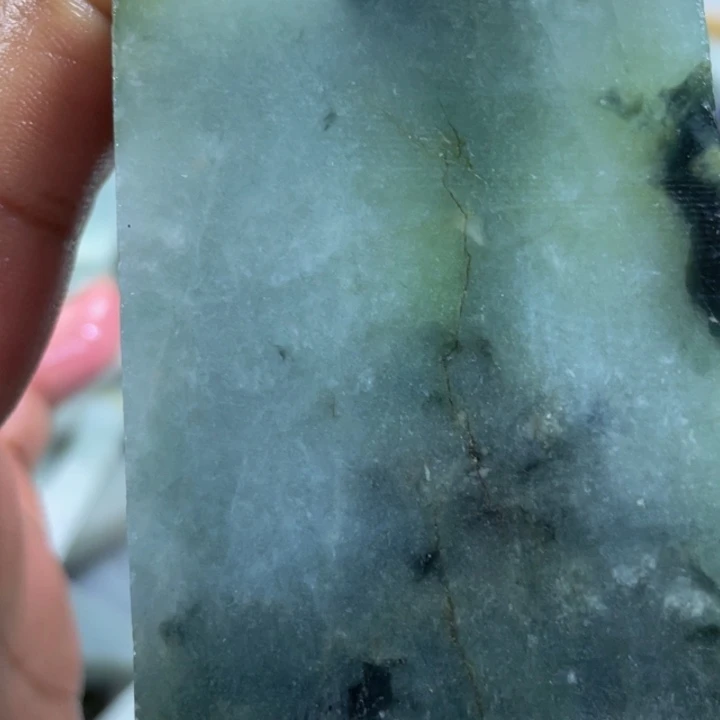 翡翠吊坠(不含链)未镶嵌天然翡翠边角料