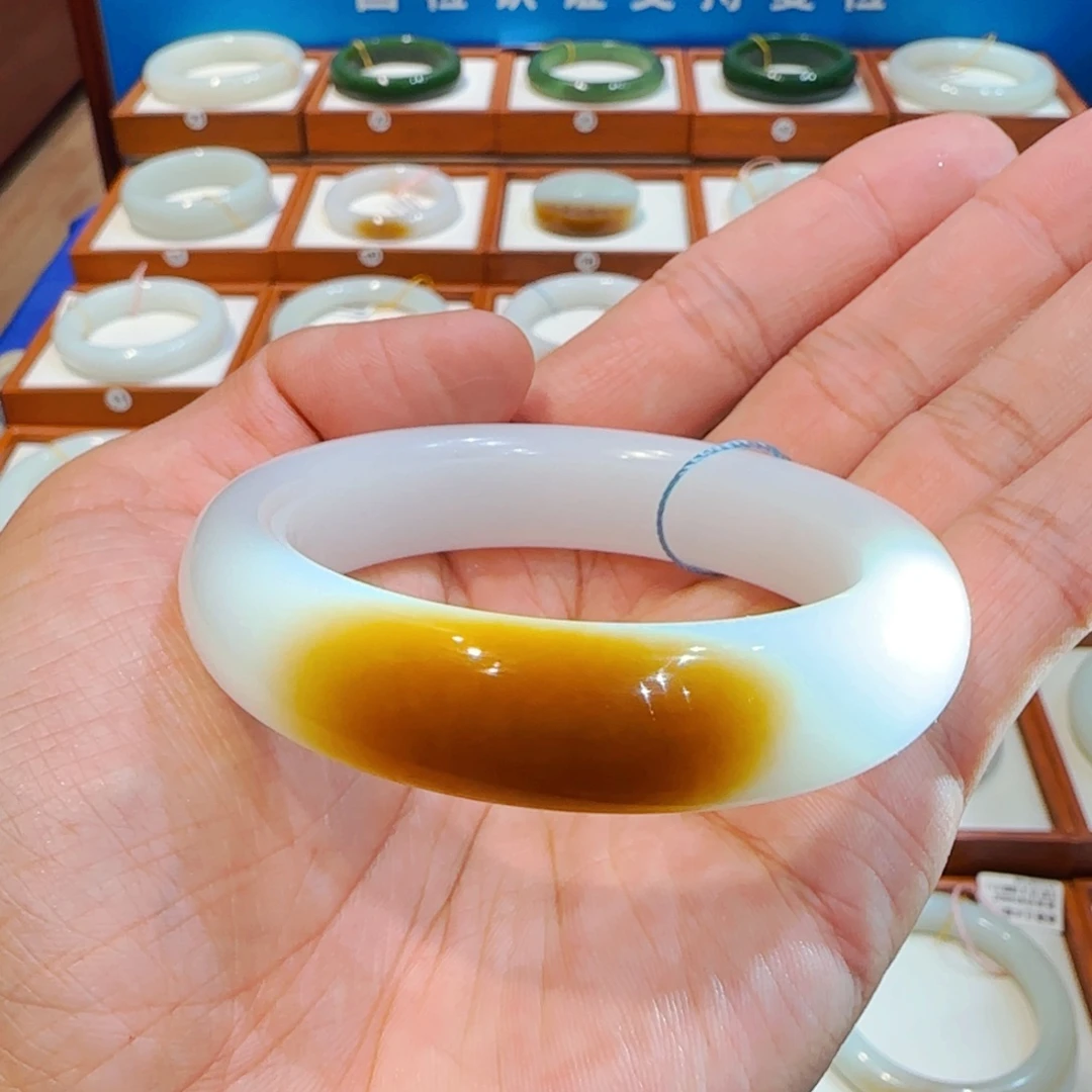 和田玉未镶嵌手镯且末传承级老红糖53 54 55