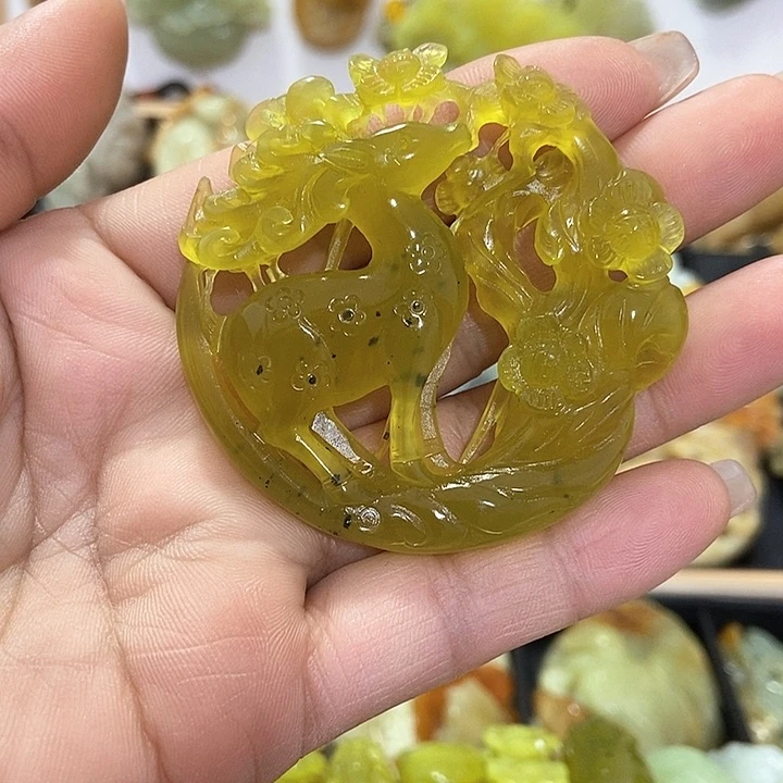 蛇纹石玉挂件未镶嵌