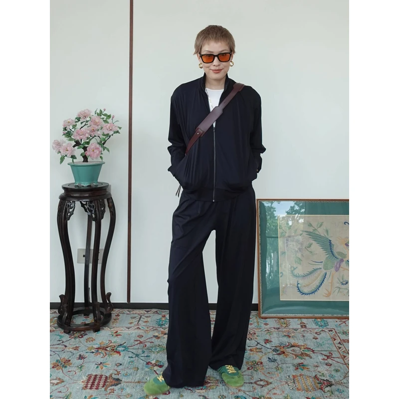 【实力藏肉 裸感亲肤】LIY自由黑高弹休闲装