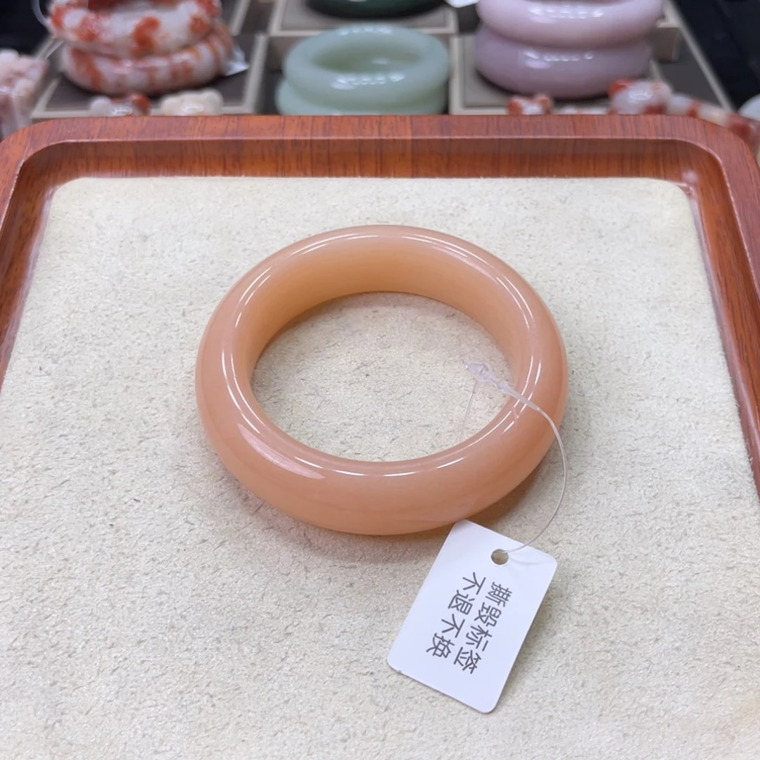 石英岩玉手镯未镶嵌